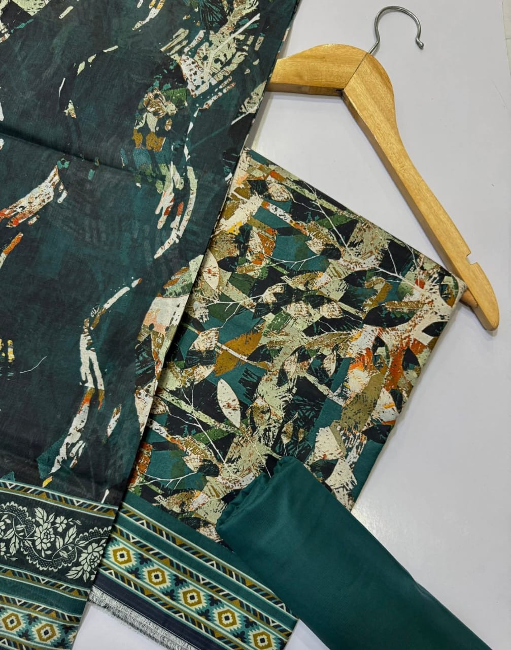 Bin Saeed Printed Lawn Unstitched 3 Piece Suit - K14