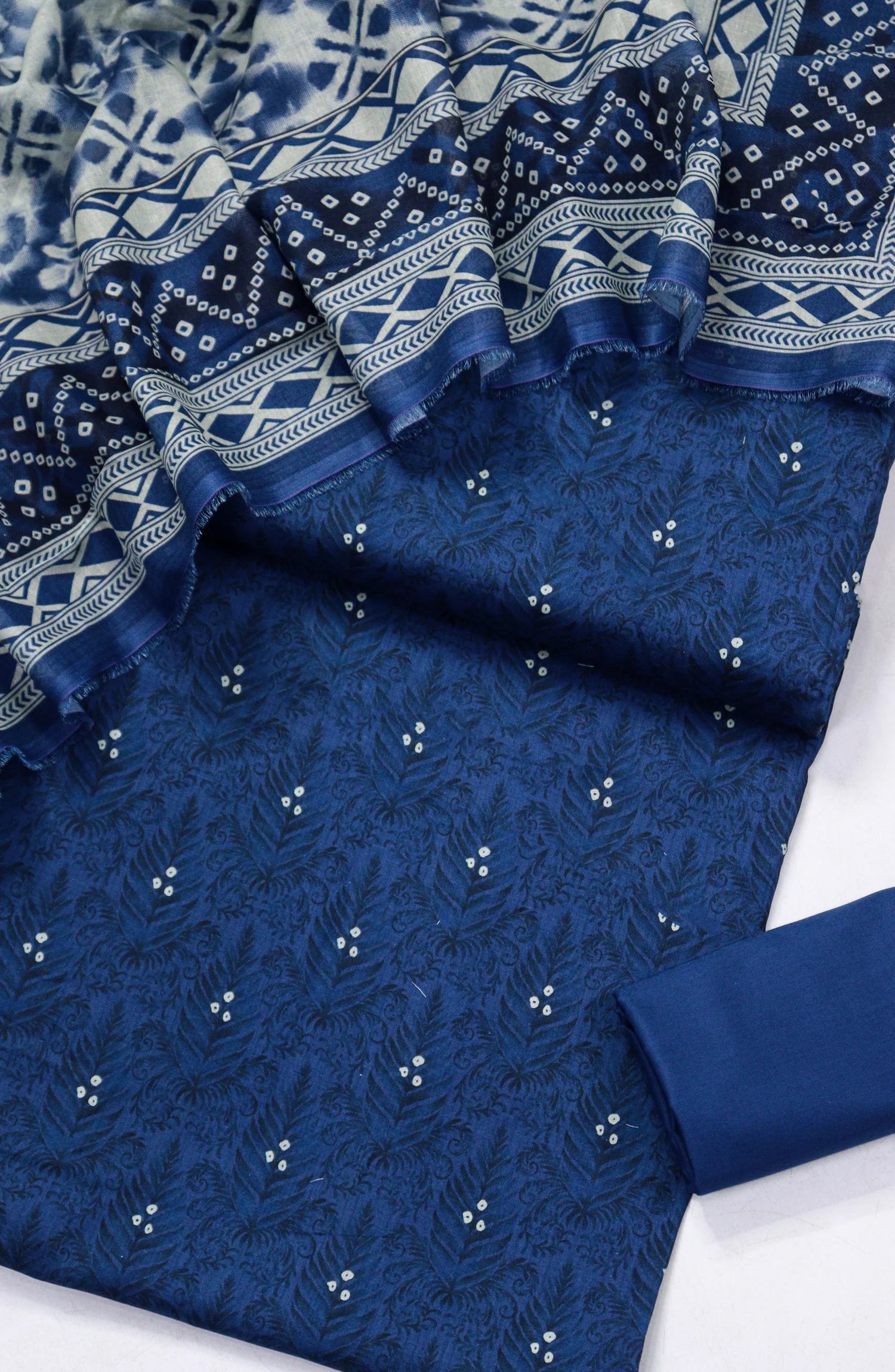 Printed Lawn Unstitched 3 Piece Suit