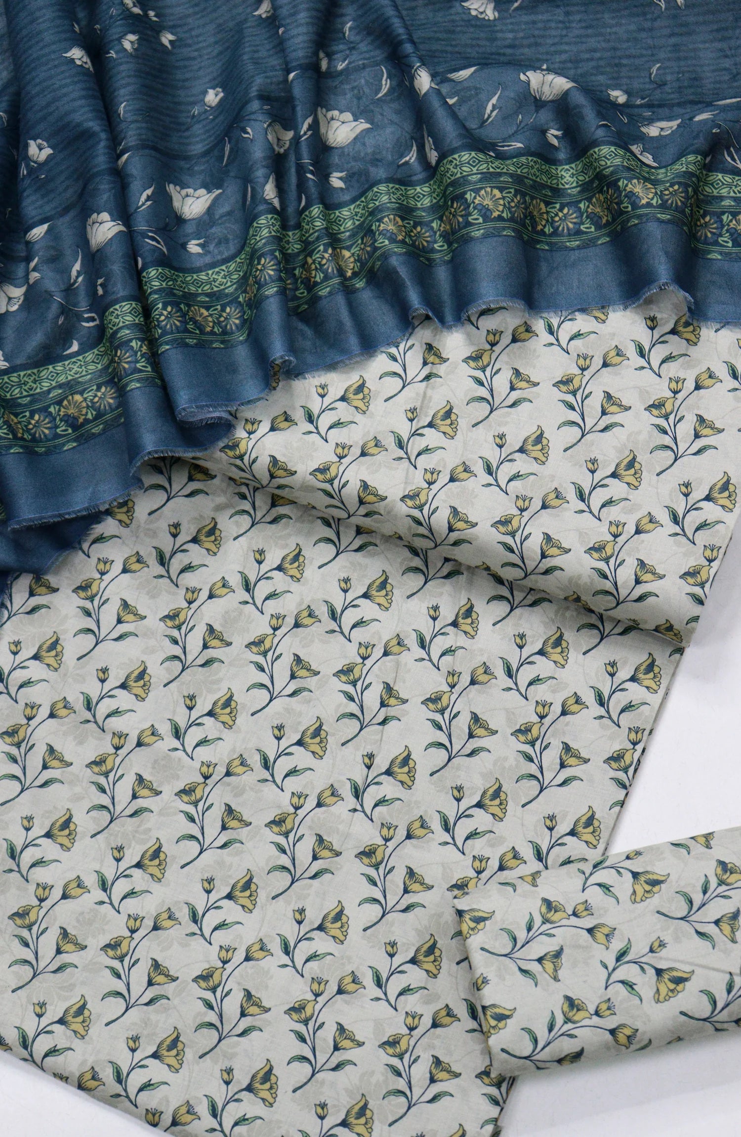 Printed Lawn Unstitched 3 Piece Suit